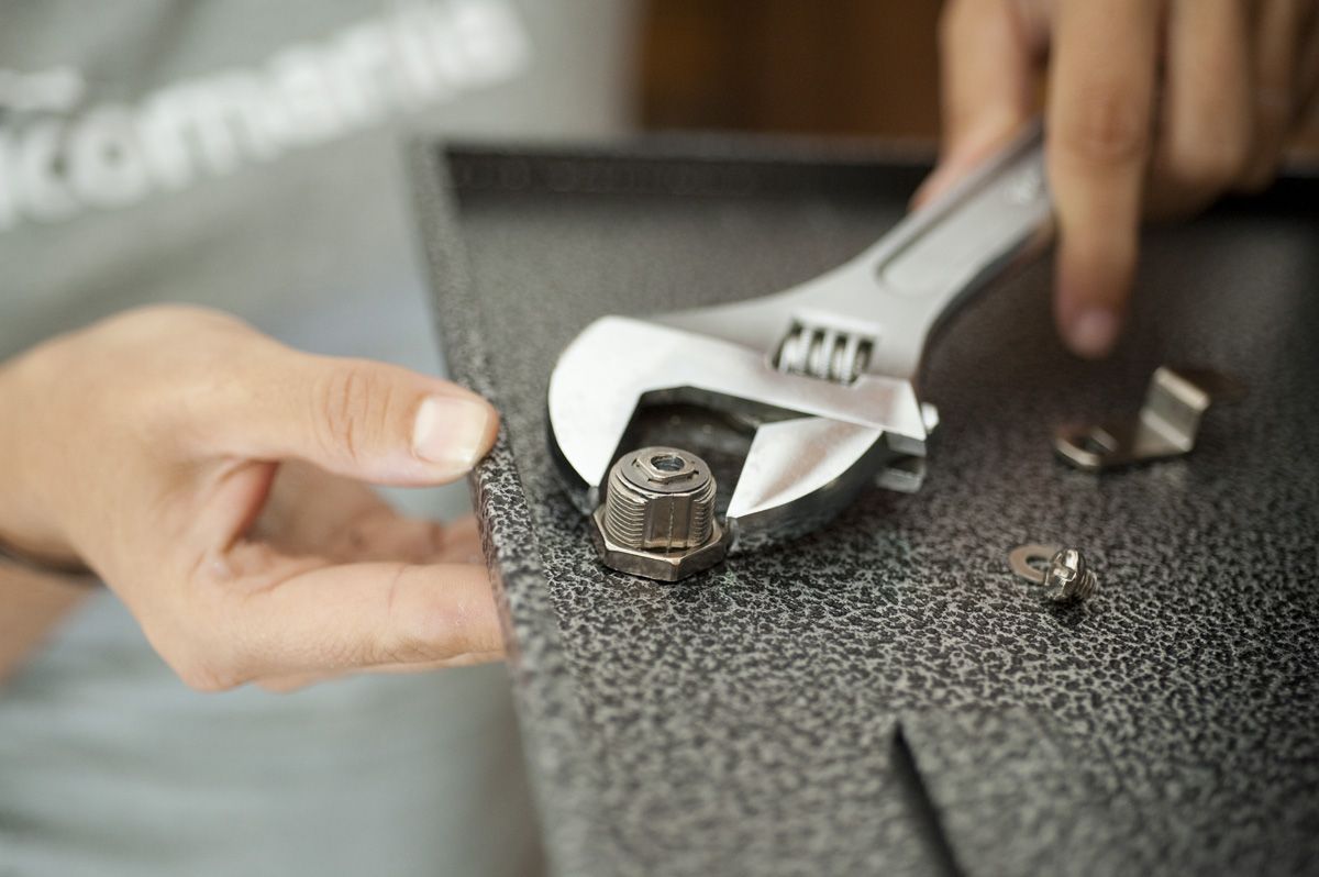 Bricomania 667 Cambiar cerradura de buzon p2