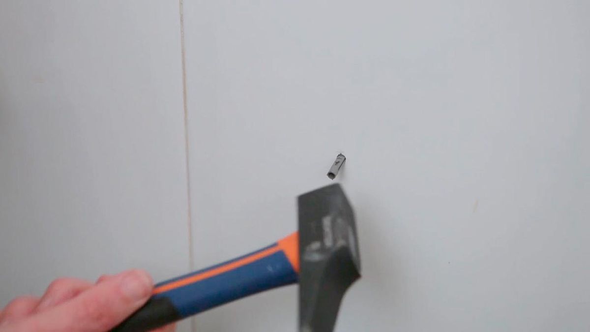 Colocar un calefactor toallero en el baño paso 5