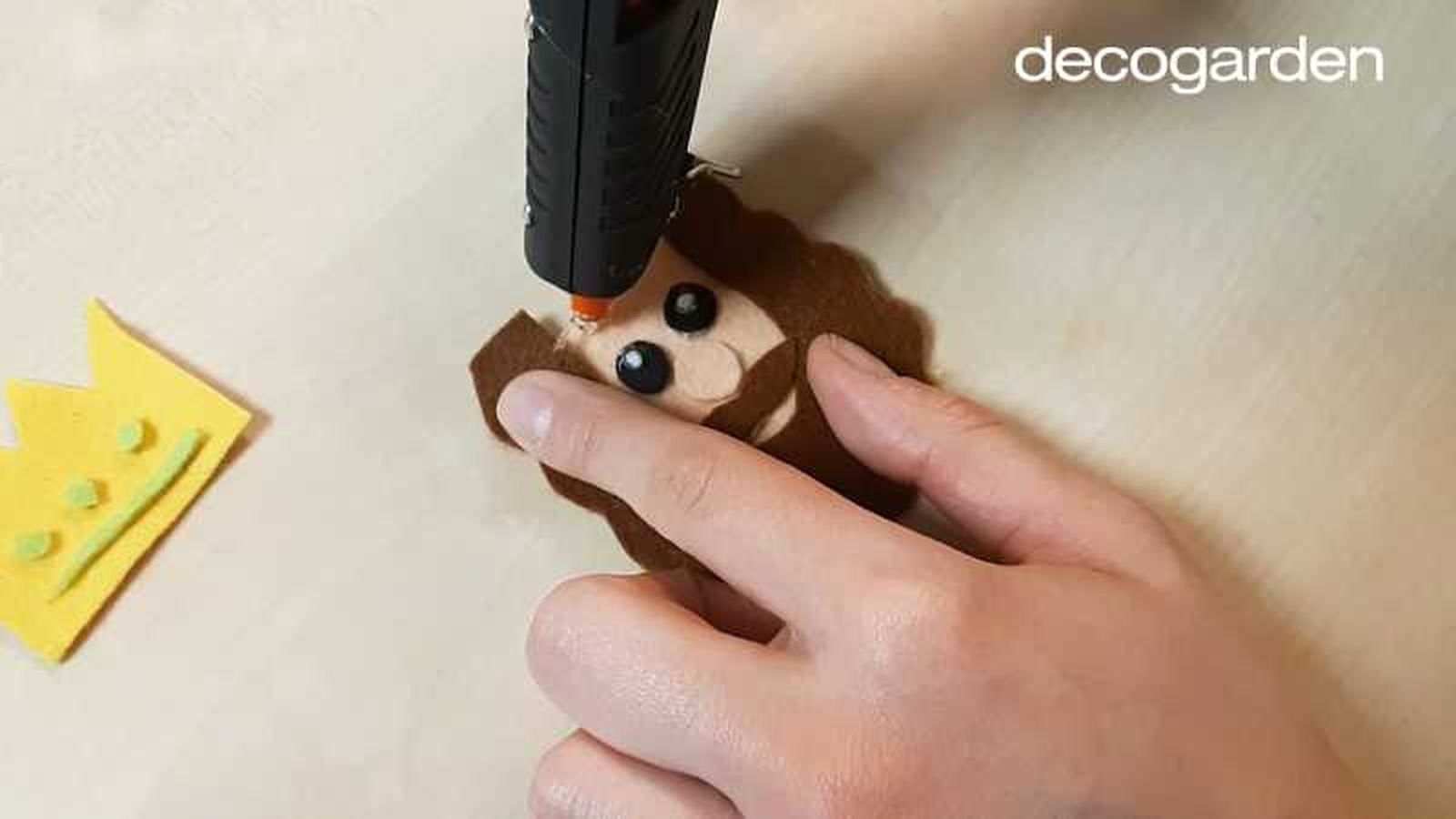Paso 7 para hacer los Reyes Magos de fieltro.