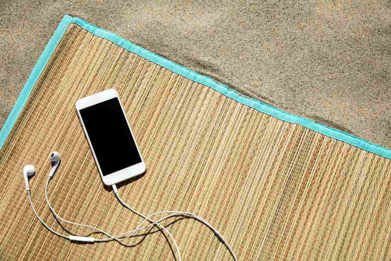 Esterilla de rafia o paja, una de las más habituales en la playa