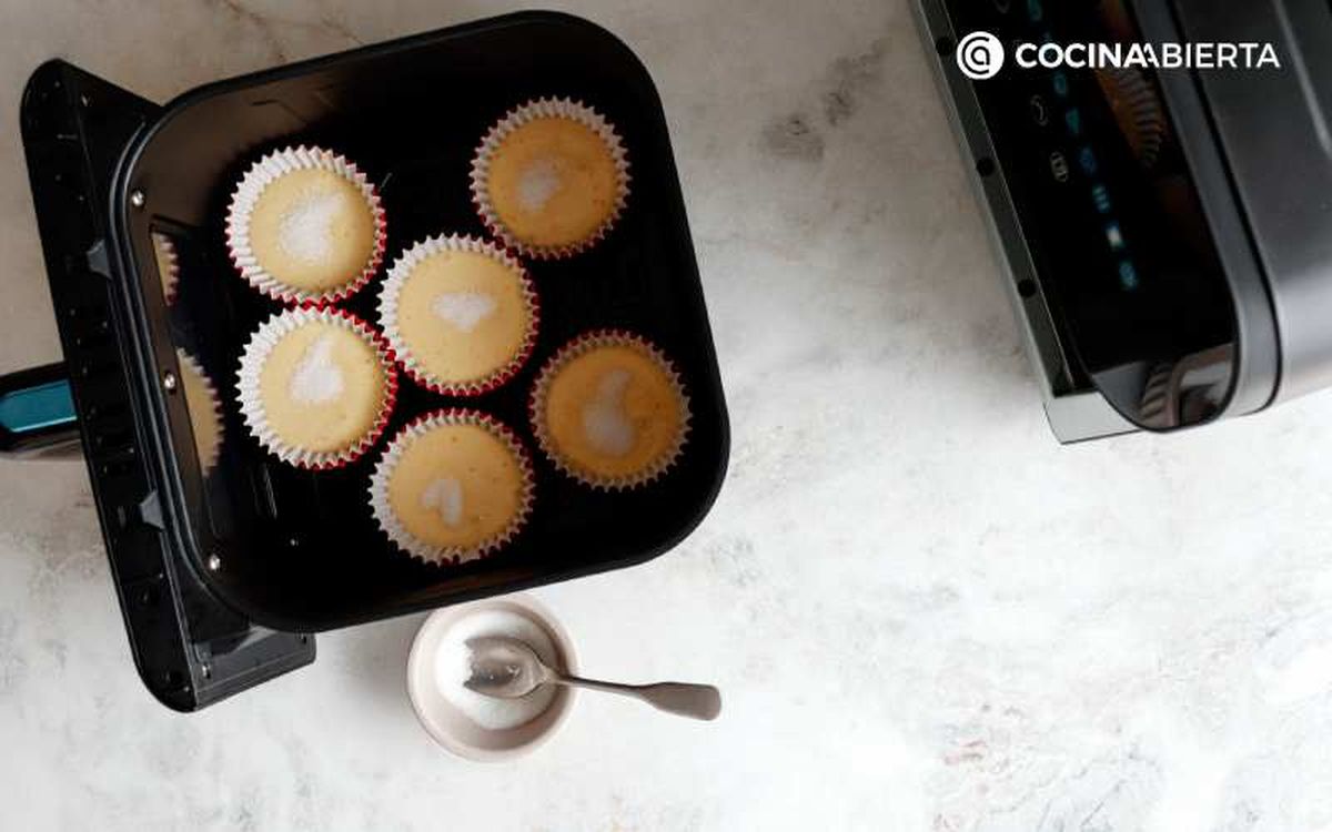 Ingredientes para preparar magdalenas en freidora de aire