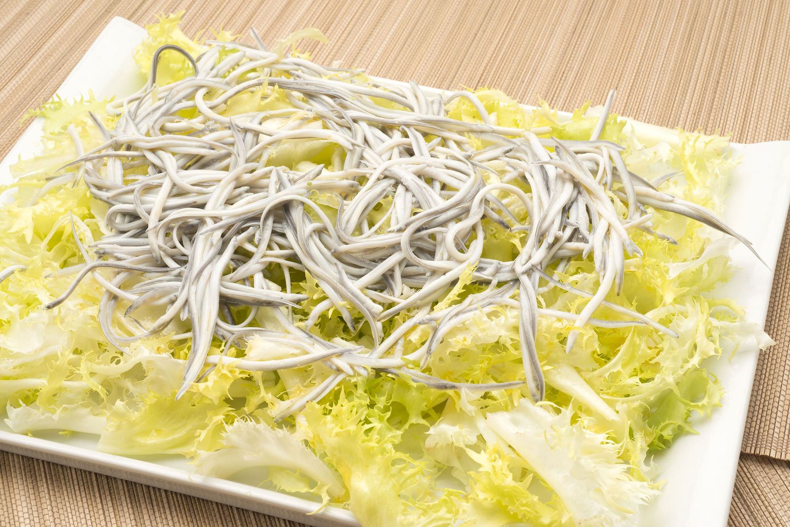 5909 2 Ensalada de escarola y angulas xl