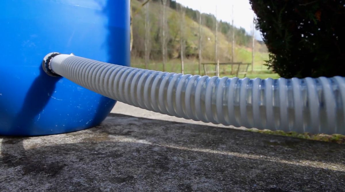 Cómo unir dos bidones de agua paso 9