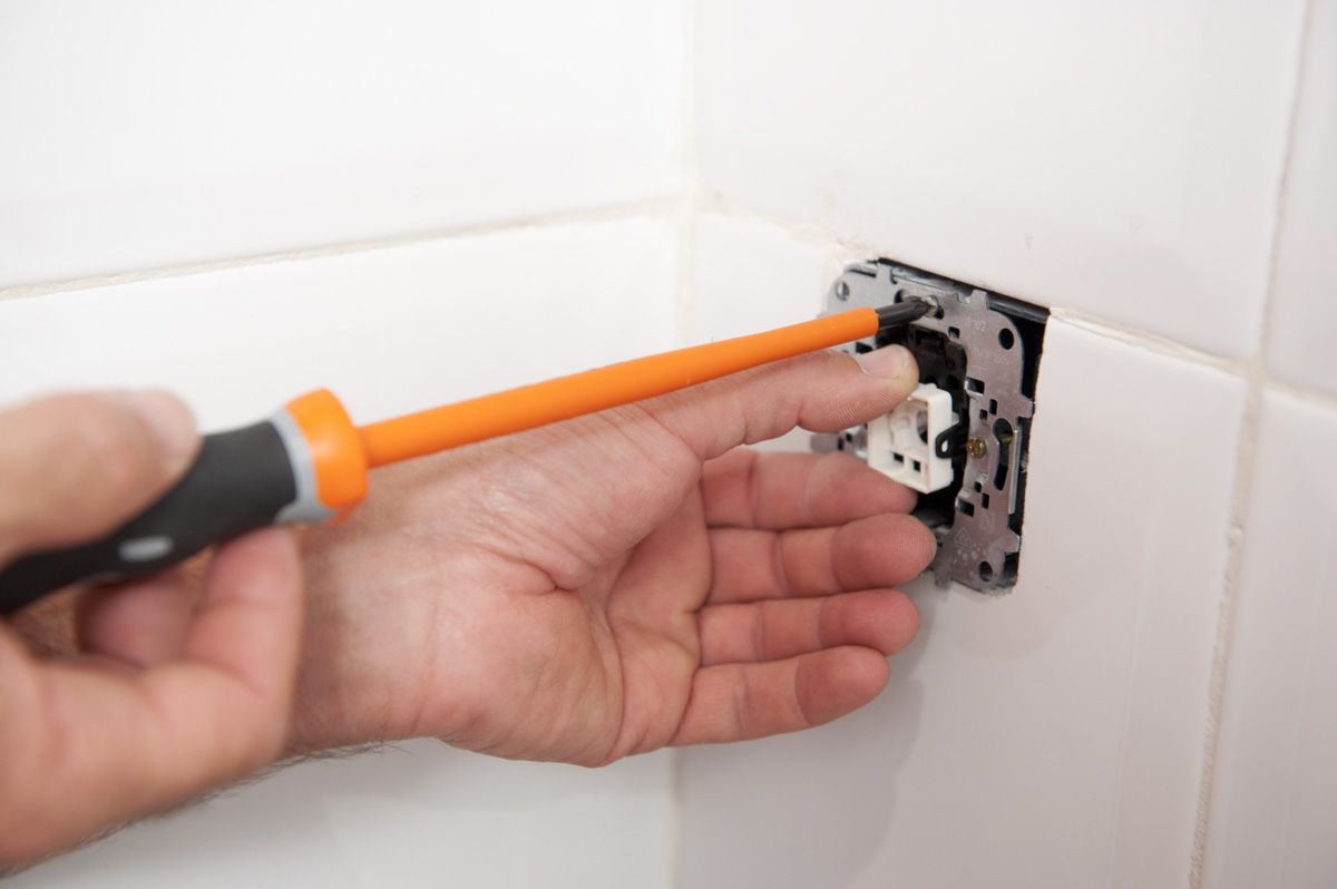 Sustituir embellecedor de interruptor eléctrico paso 3