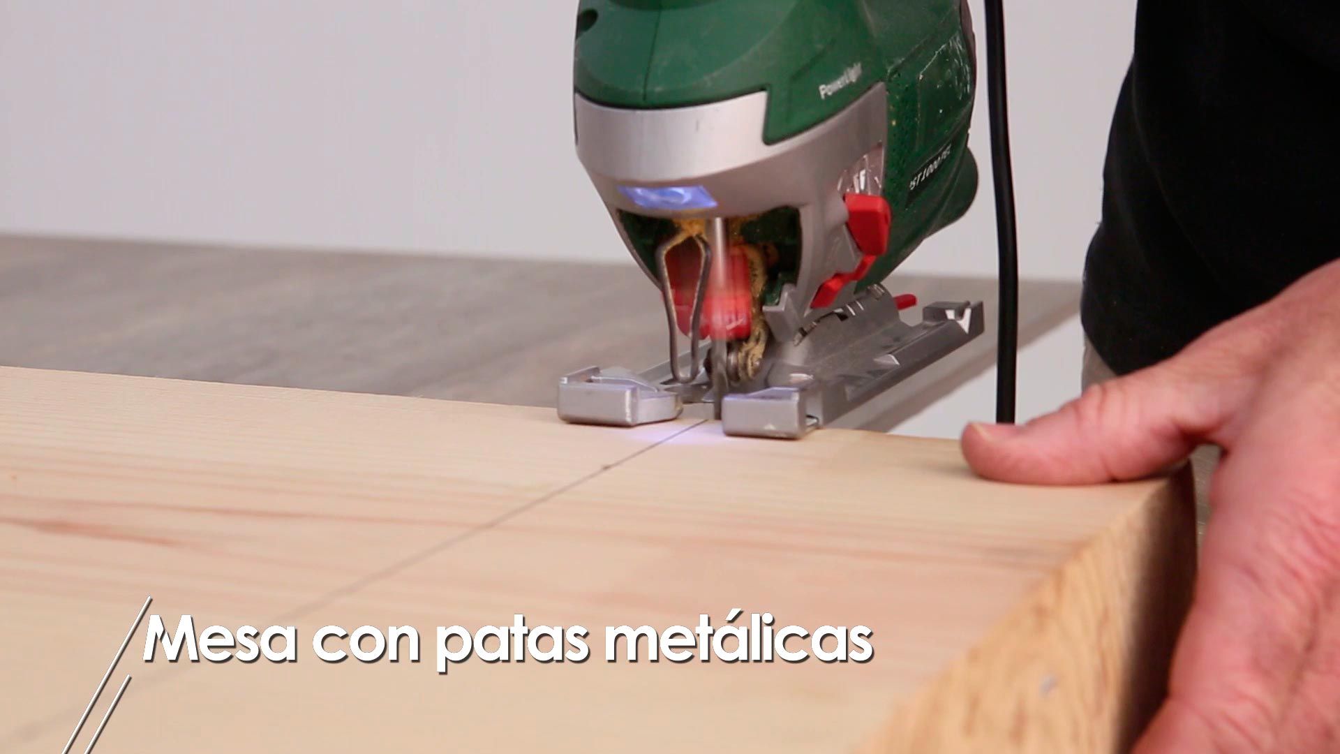 Hacer una mesa con patas metálicas paso 1
