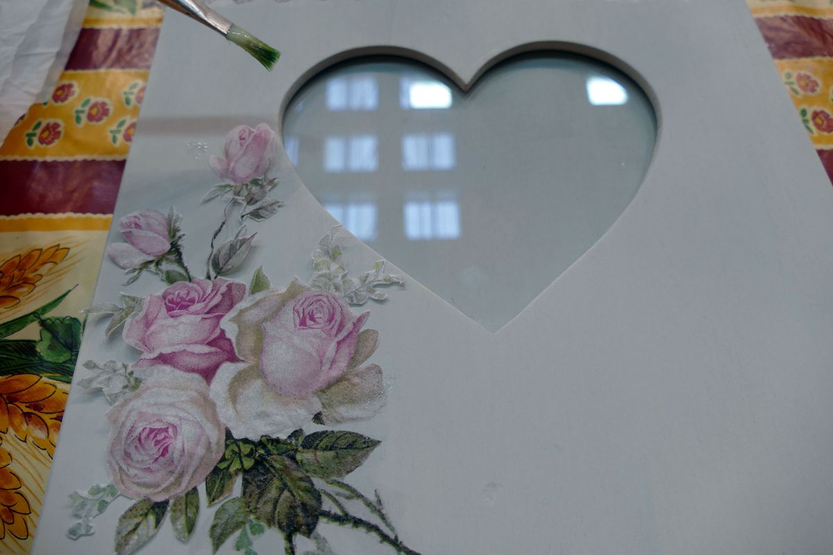 Decoración decopauge con servilletas de papel paso 3