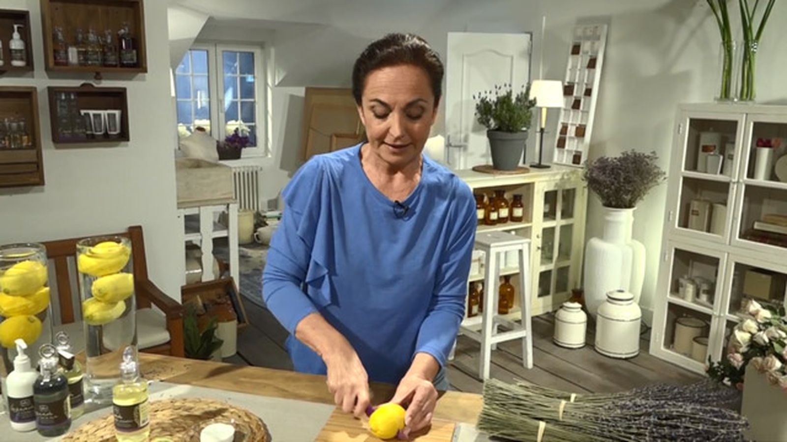 como quitar las manchas y la grasa del rostro de forma natural lavanda y limon 1