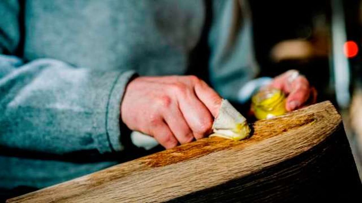 como dejar un mueble en madera natural 3