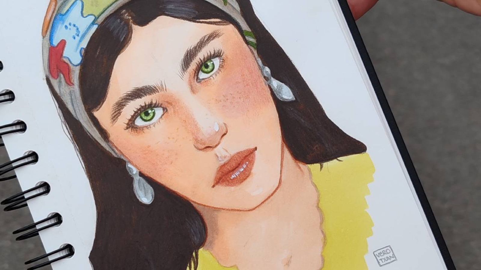 Retrato de mujer hecho con rotuladores de alcohol en sketchbook. / Autora: Verotxan