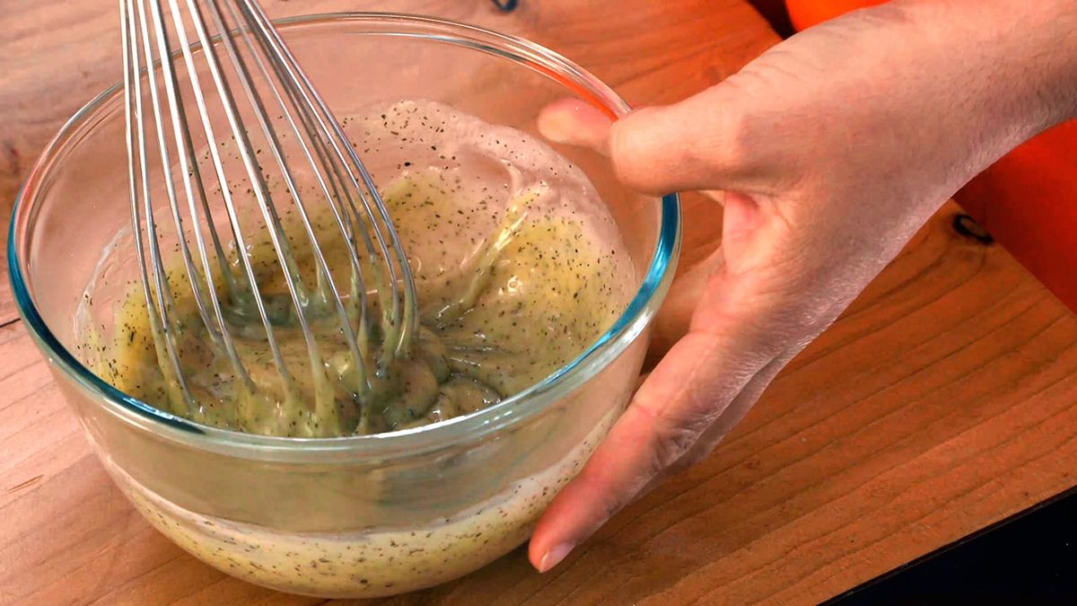 Receta de dorayakis japoneses, rellenos de chocolate blanco y té verde matcha  paso 3