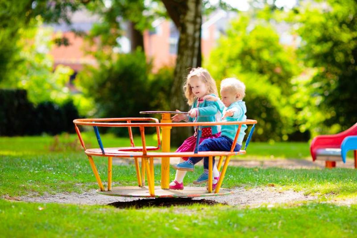 Incluye una zona de relajación y entretenimiento para los más pequeños.