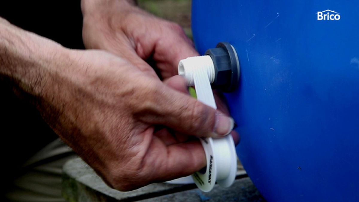 Bricomania 837 como poner grifo a un bidon paso 6