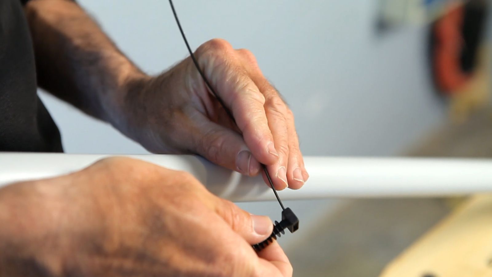 Sujeciones para conductos paso 6