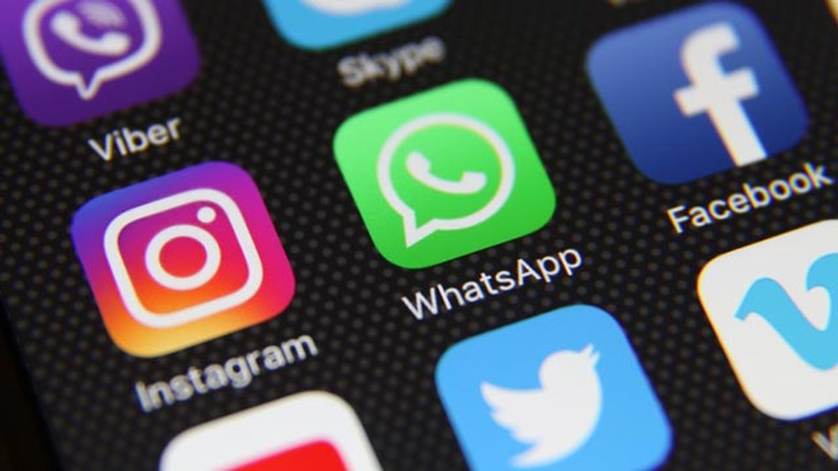 es delito difundir mensajes personales privados en las redes sociales