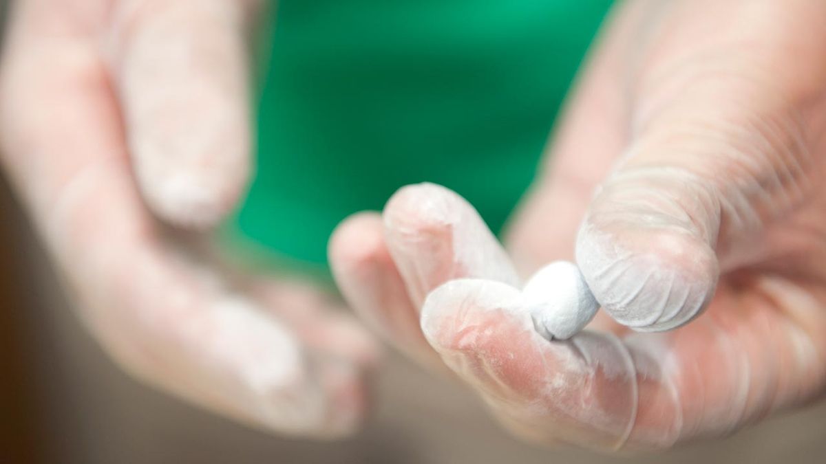 brico 0617 2 arreglar sujecion. manilla puerta paso 3