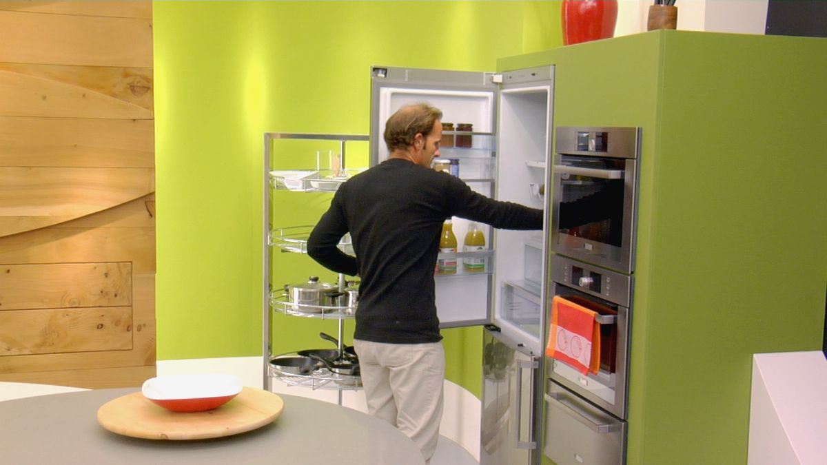 Cambiar el sentido de apertura de la puerta del frigorífico paso 12