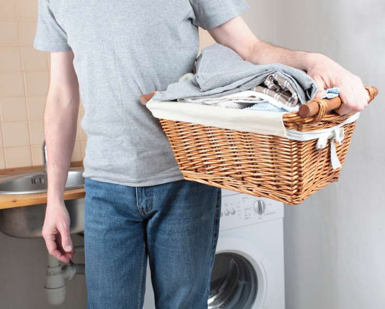 No permitas que las manchas permanezcan en los tejidos por mucho tiempo