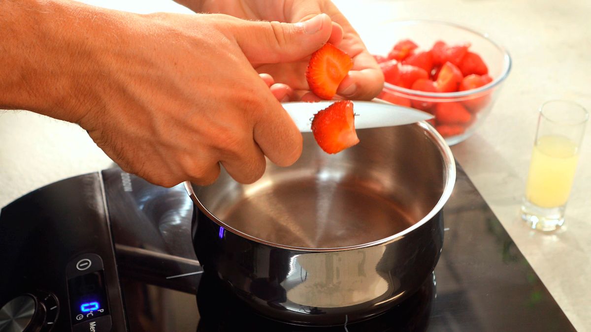 Salsa de fresas   Paso 1