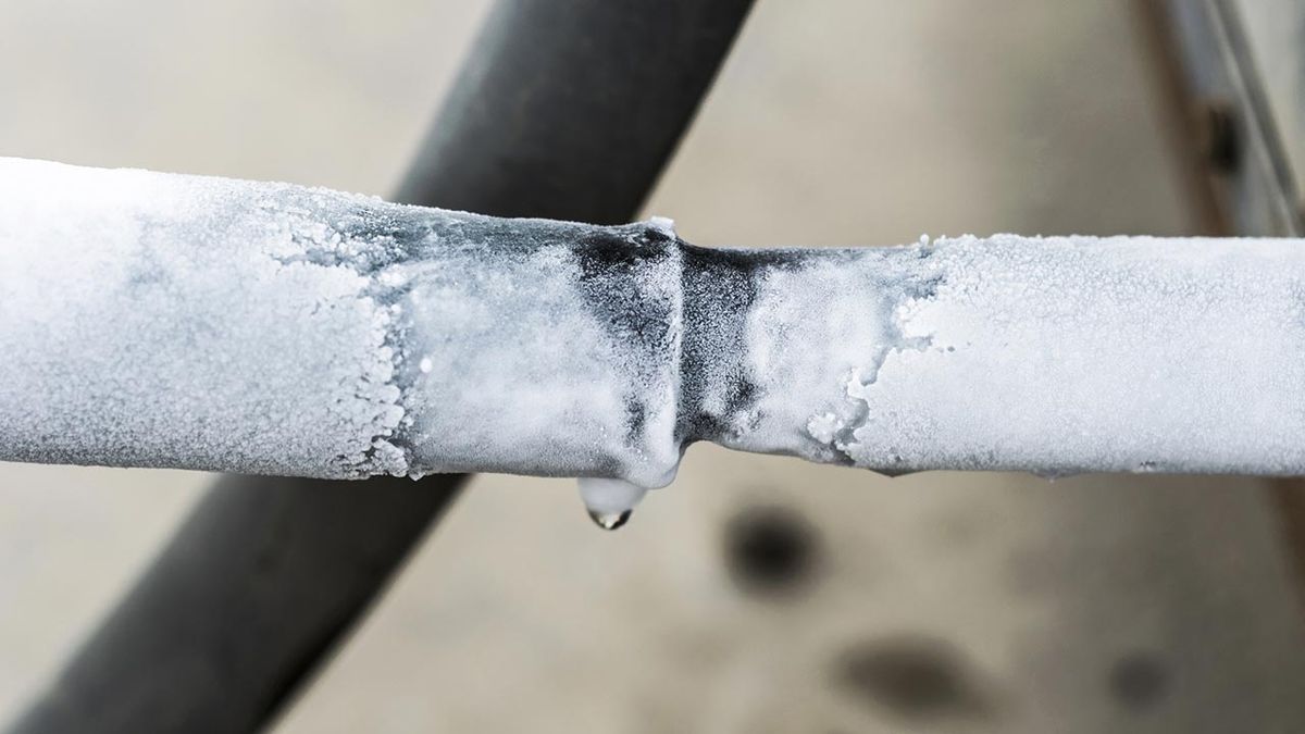 proteger las tuberias del frio espuma tuberia congelada