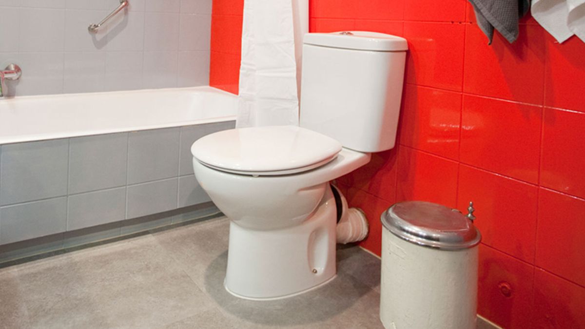 Cómo colocar el suelo vinílico alrededor del inodoro