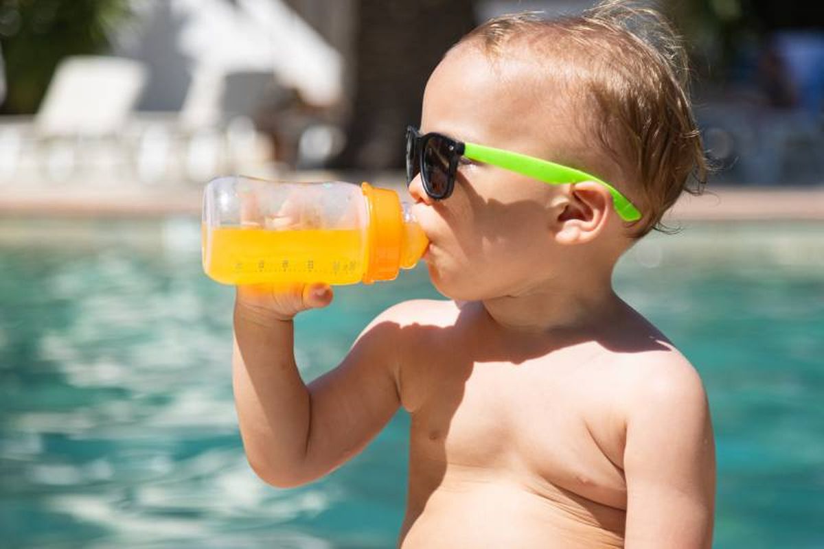 Evita los zumos azucarados como fuente de hidratación