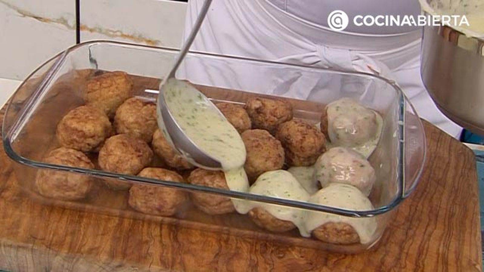 albondigas gratinadas al horno con salsa veolute receta karlos arguinano karl67750320 paso5