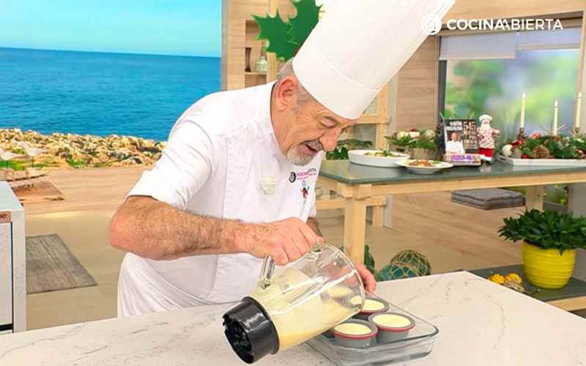 Pon la mezcla en las flaneras