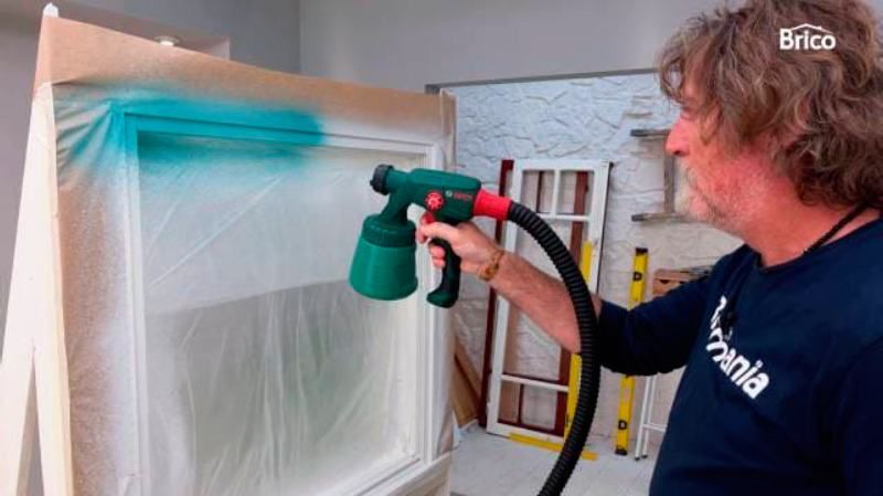 Pintar ventanas de aluminio con esmalte sintético