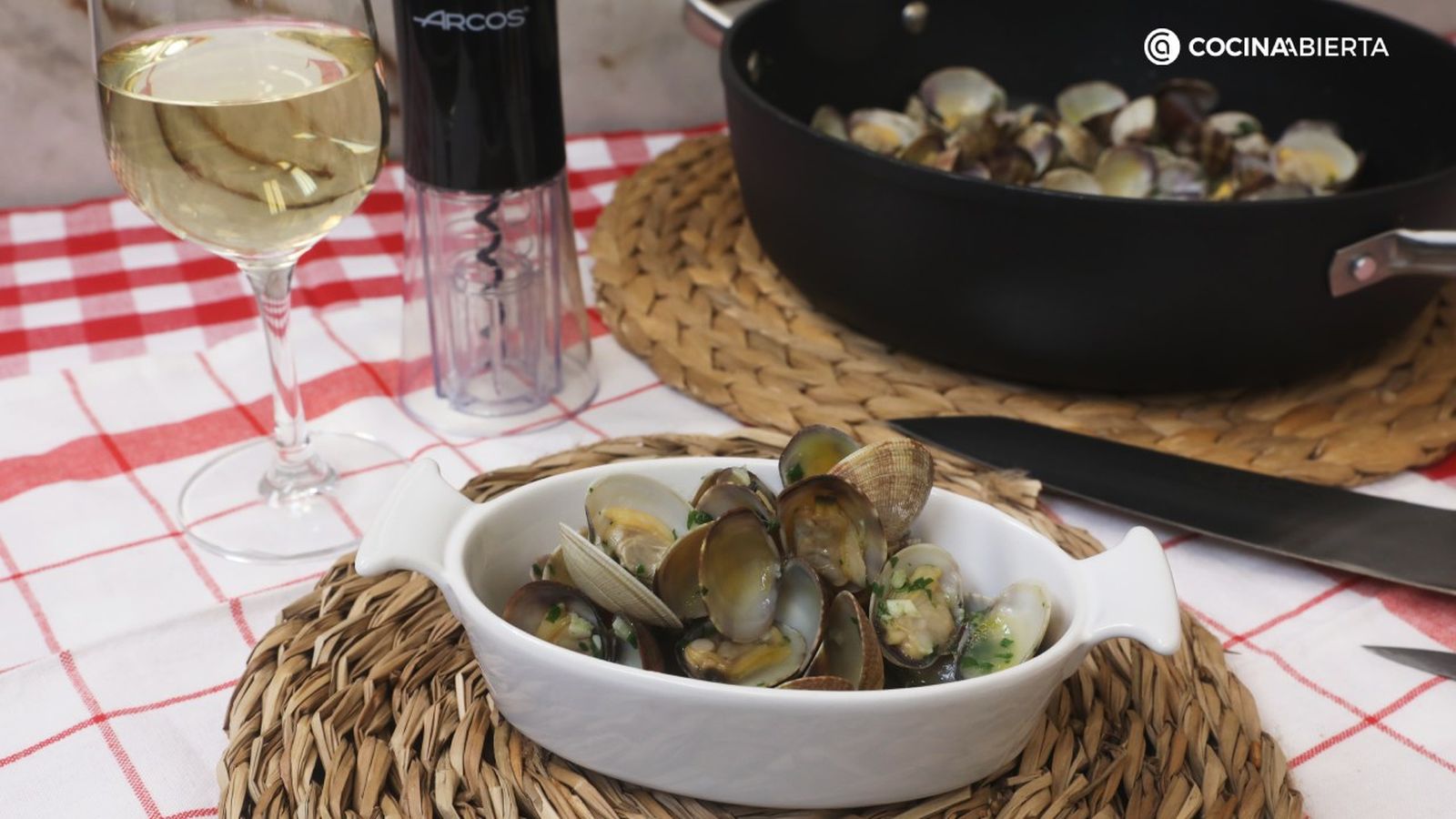 almejas en vino blanco