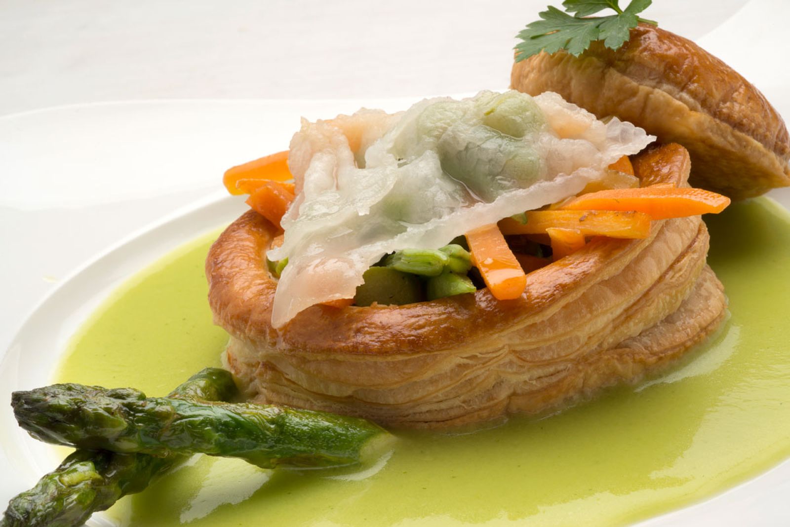 5280 Volovanes con verduras y salsa de calabacín (665) xl