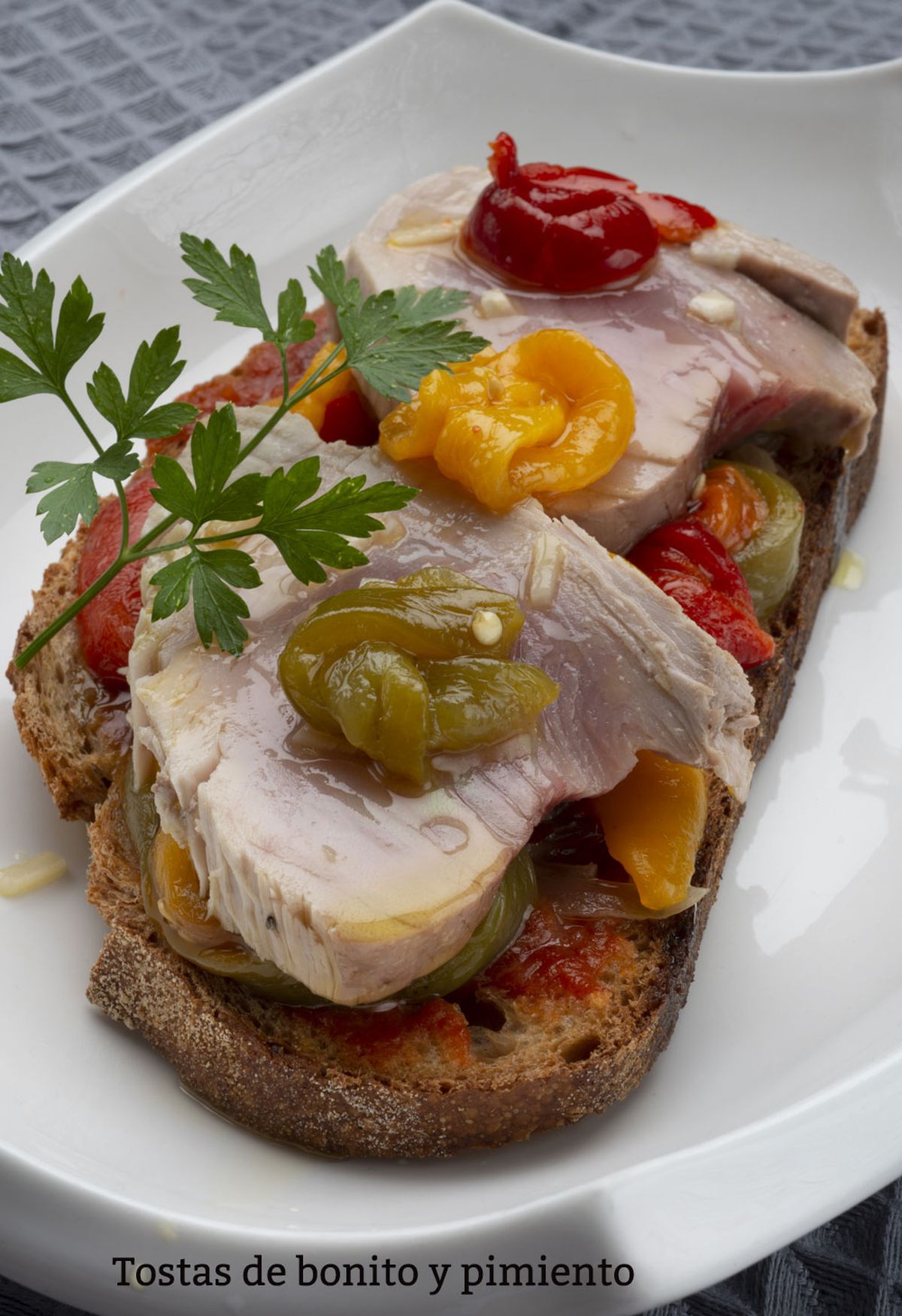 tostas bonito vertical