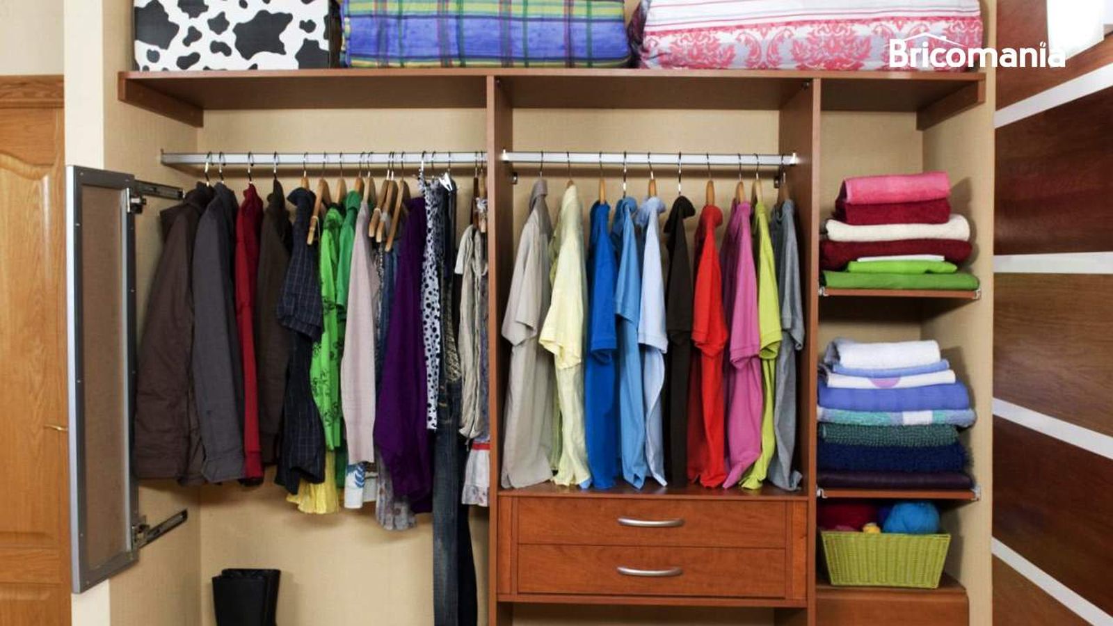 Interior de un armario empotrado