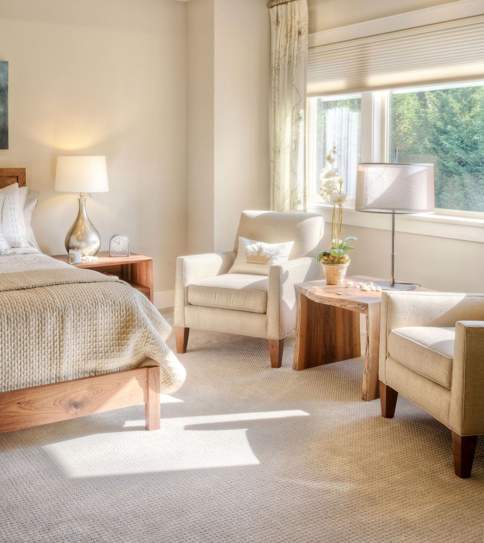Cómo hacer que el dormitorio parezca más grande   muebles 3