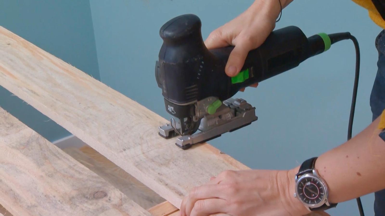 DEKO684 Crear cabecero cama tablas madera pino paso2