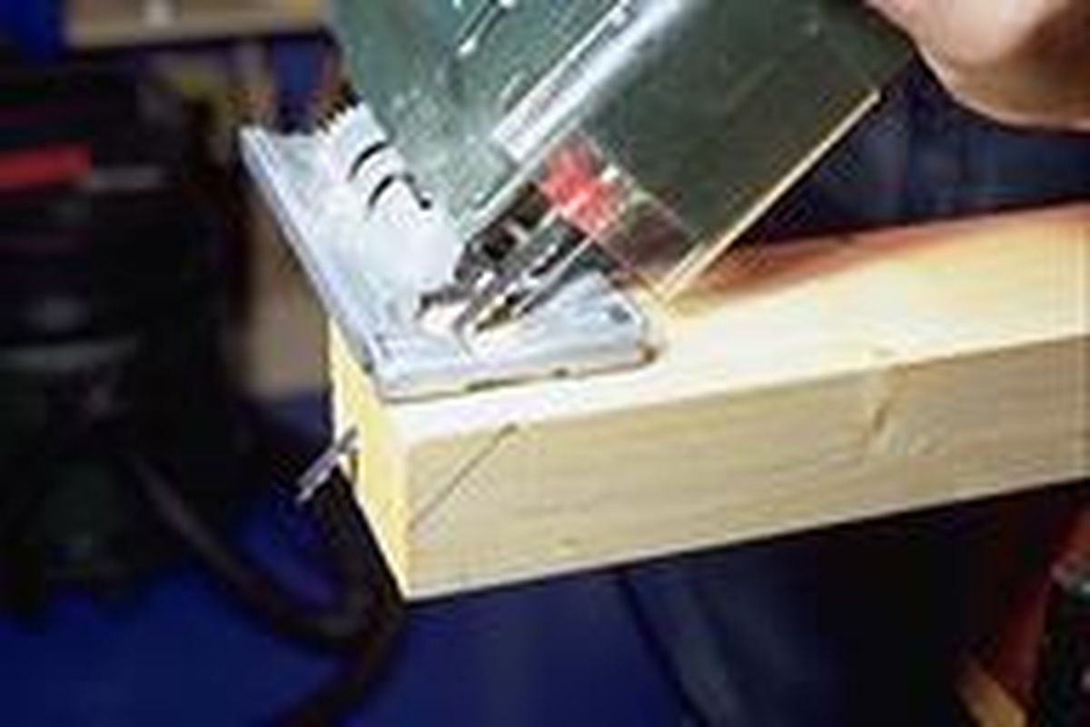 Hacer un árbol de Navidad de madera paso 1