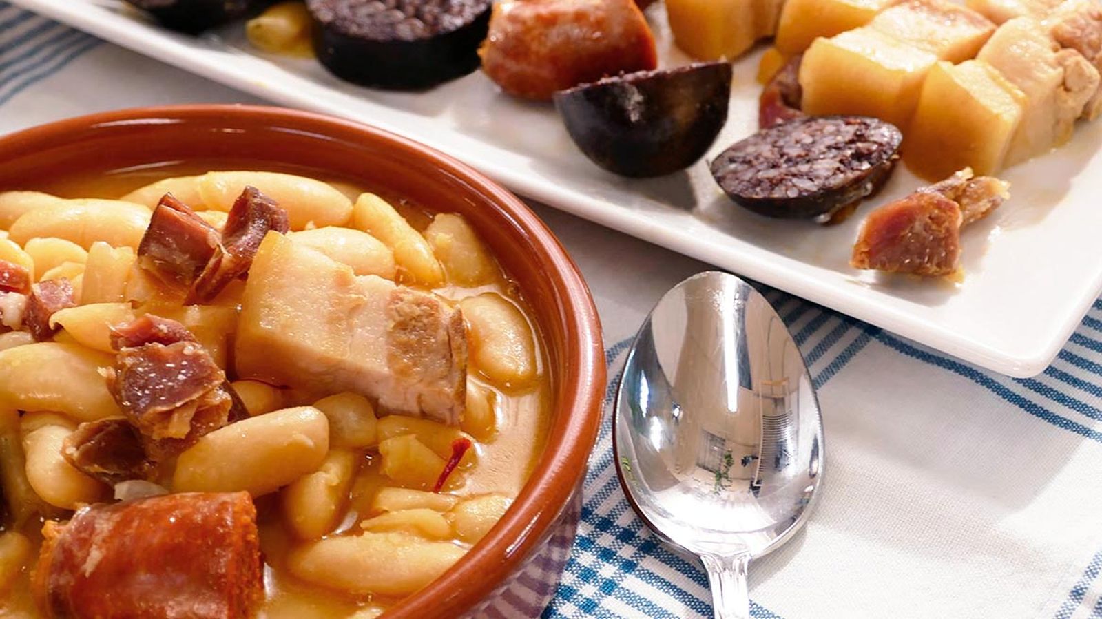 Receta de fabada asturiana con morcilla y chorizo