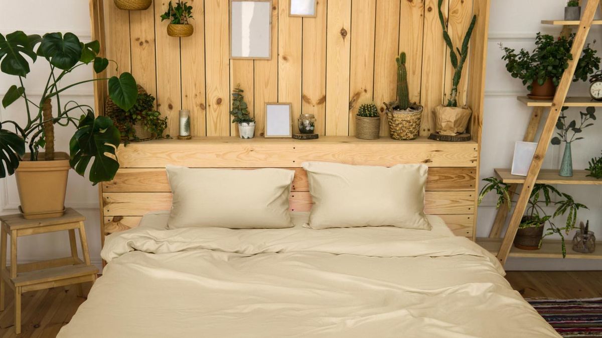 cabeceros madera segun tus gustos maderas claras baldas