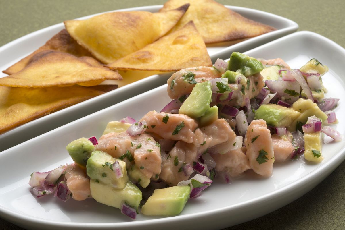6030 1 Ceviche de salmon con aguacate xl