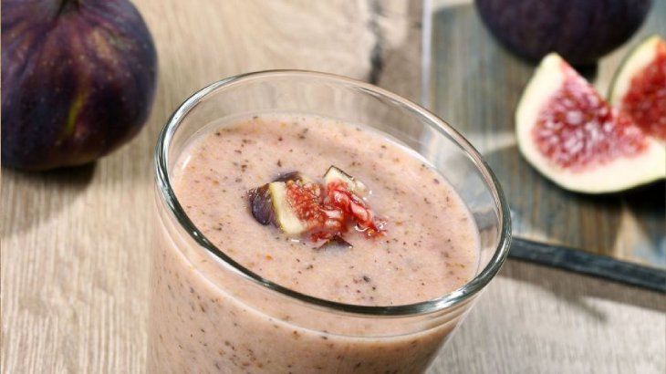Batido casero de higos frescos, perfecto para el verano