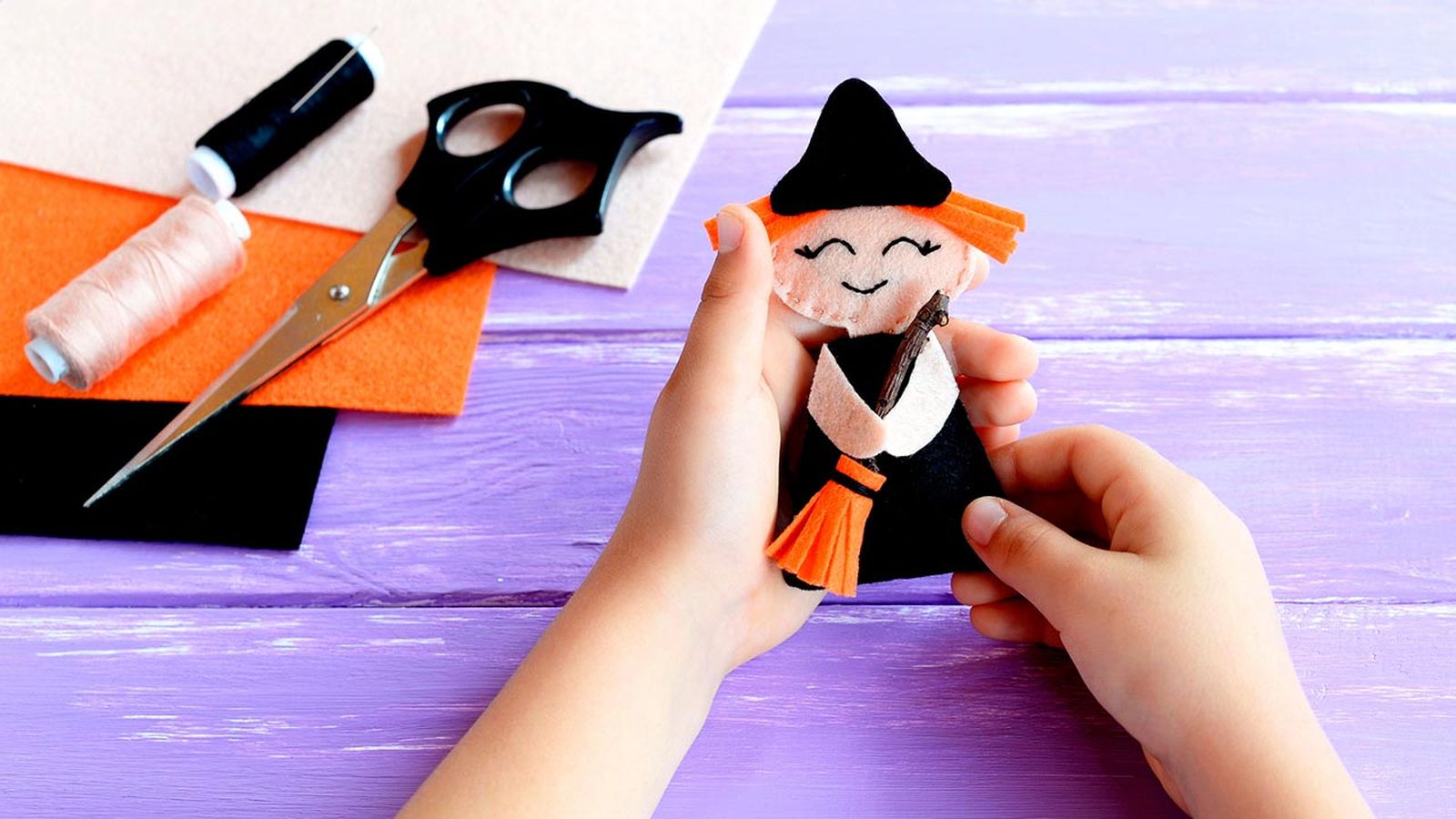 manualidades halloween brujita fieltro