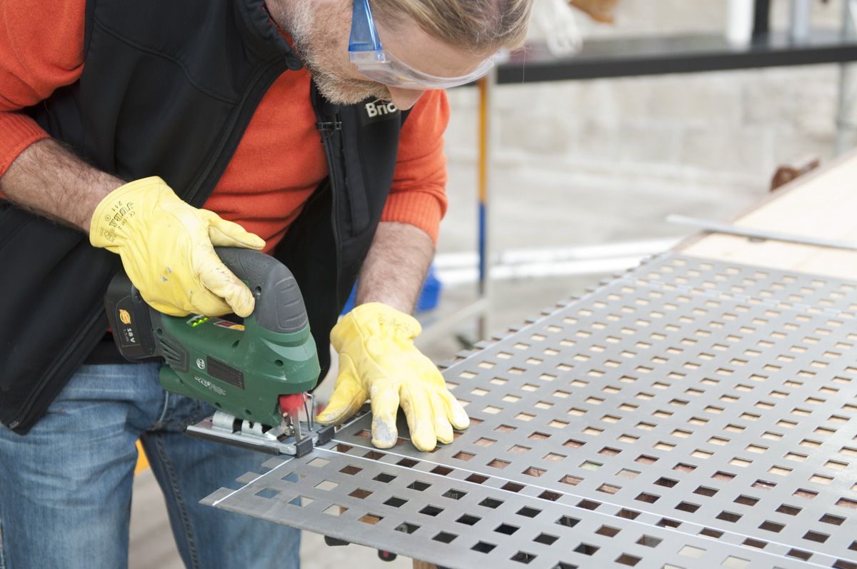 Bricomania 685 Cubrerradiador p1