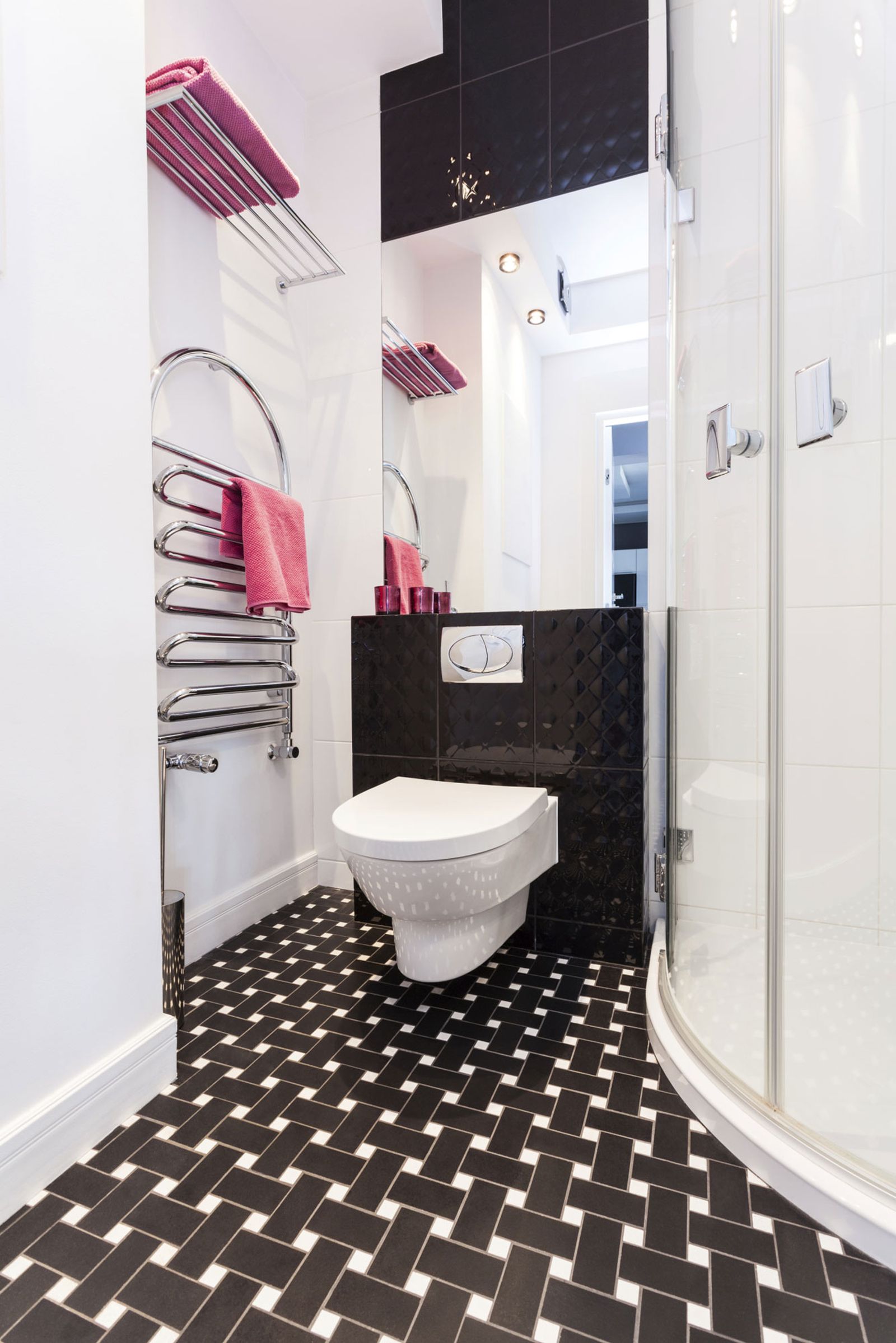 Ideas para decorar el baño en color negro 10