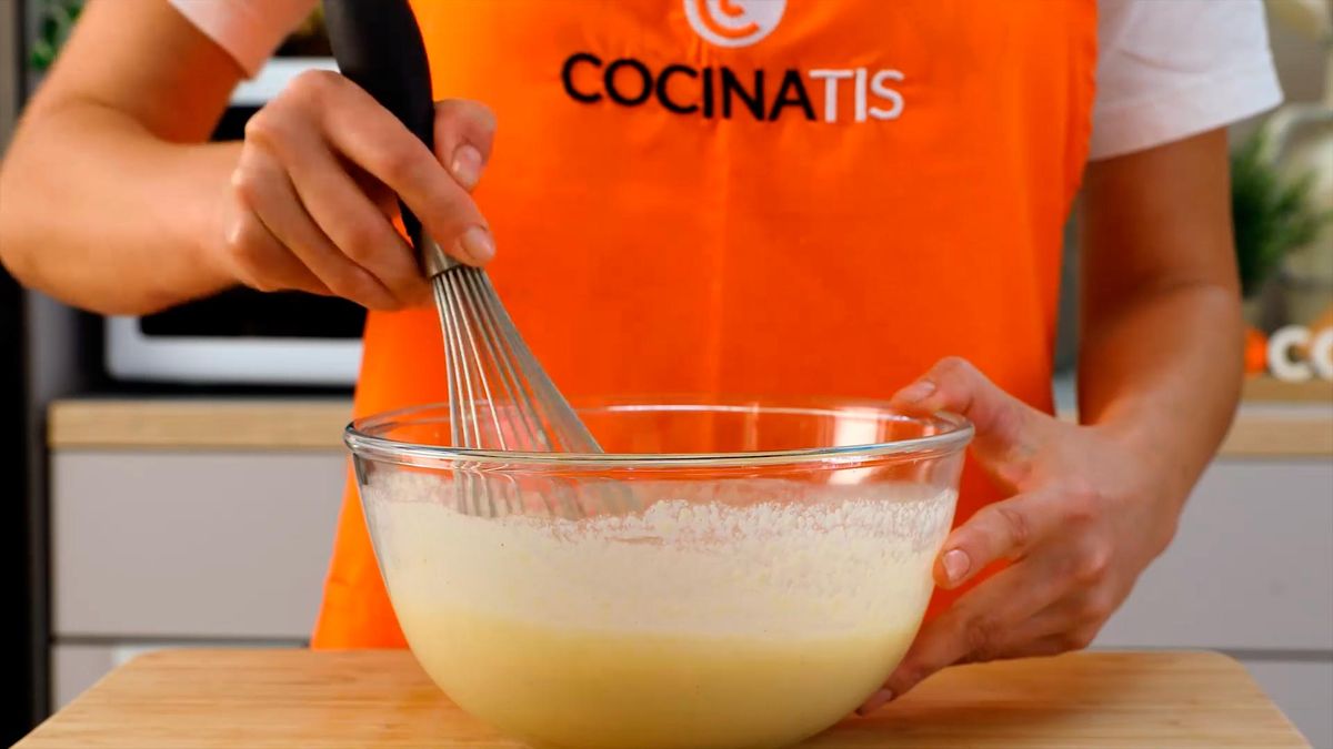 Receta de tarta de piña con crema de almendras   paso 3