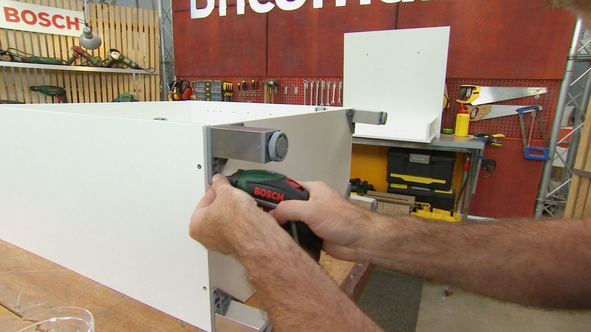 Mueble guarda bici paso 9