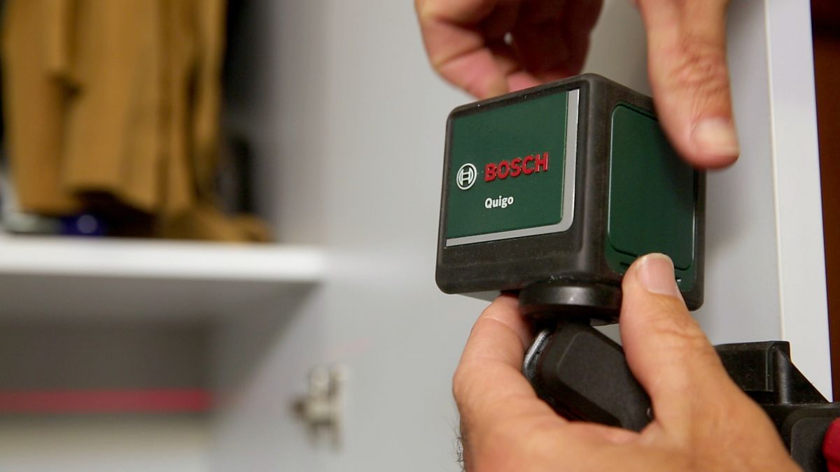 Colocar barra colgador de armario paso 1