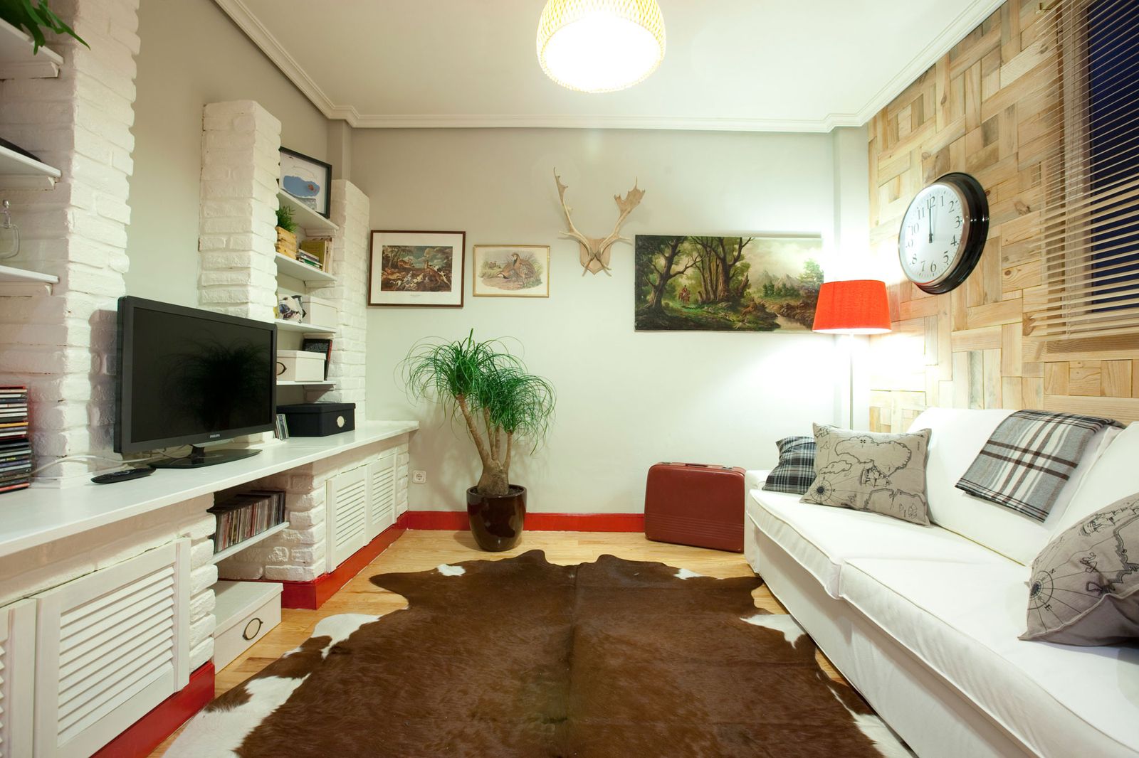 Decorar un salón oscuro