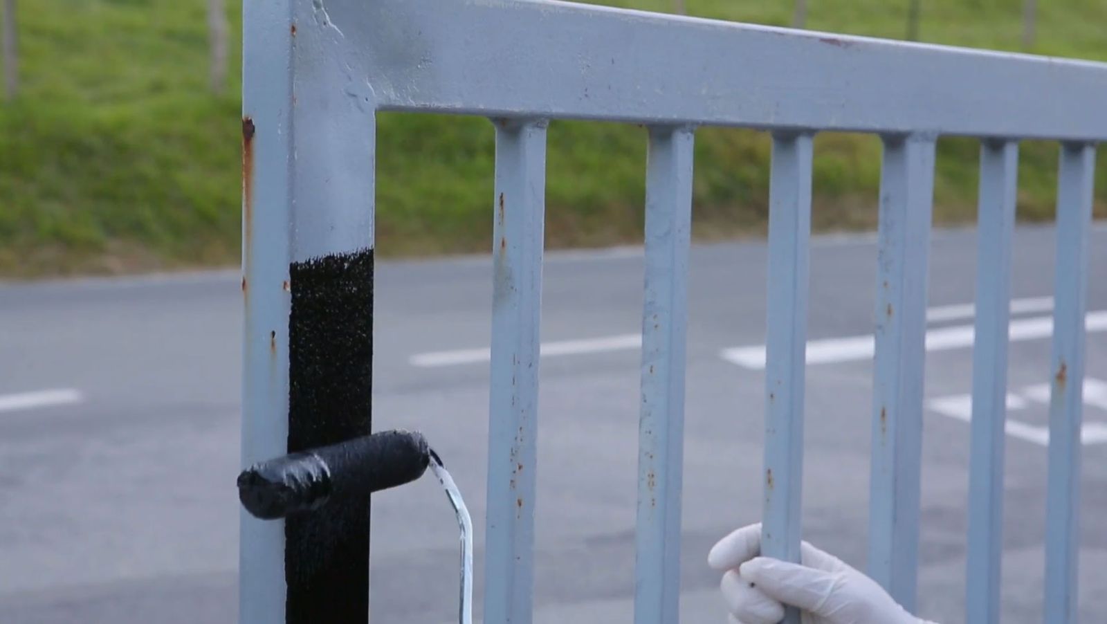 Cómo pintar una verja oxidada