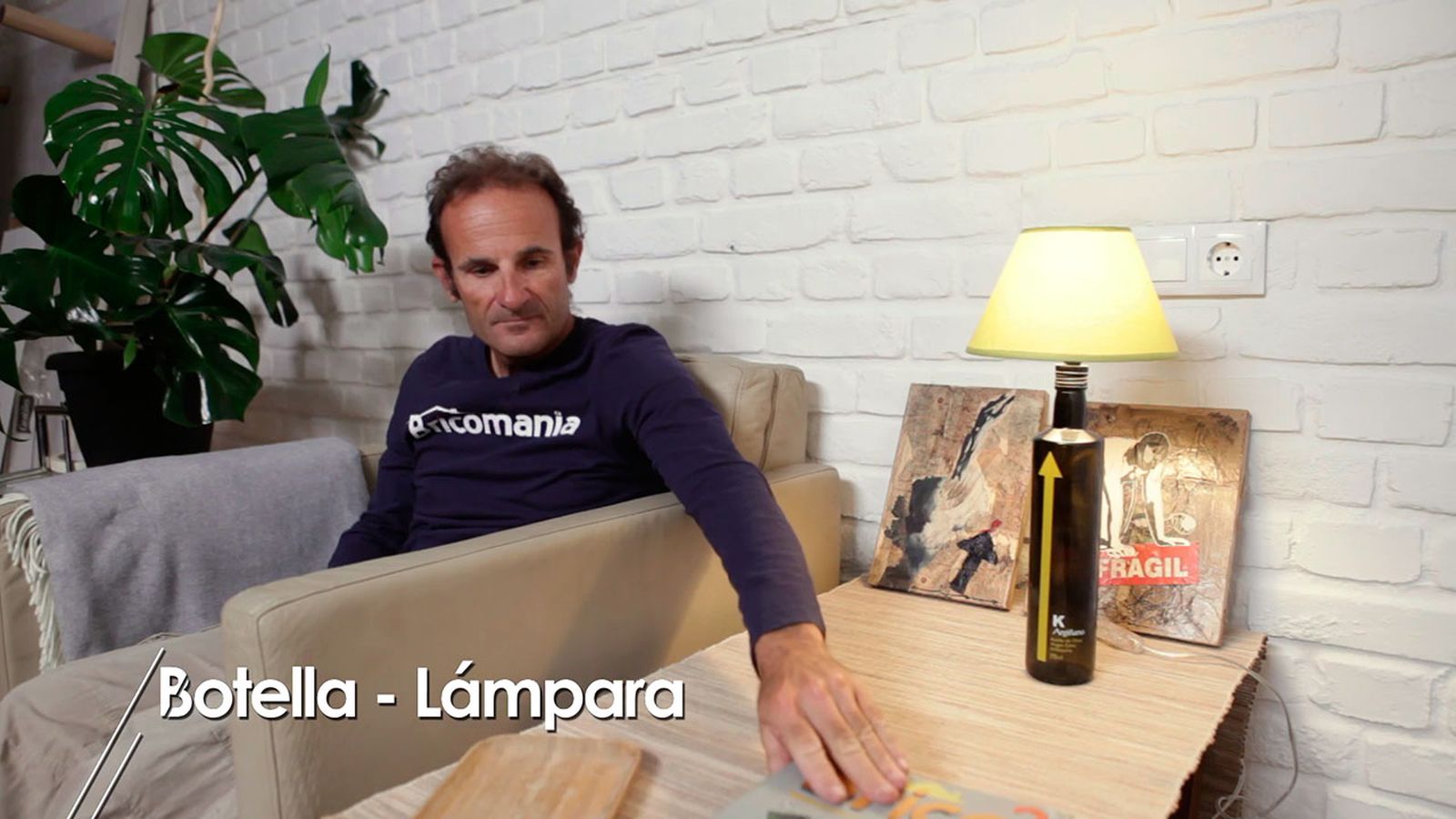 Cómo hacer una lámpara de mesa con una botella de cristal