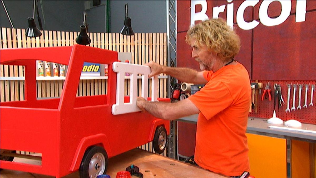 Cómo hacer una cuna con forma de camión paso 11