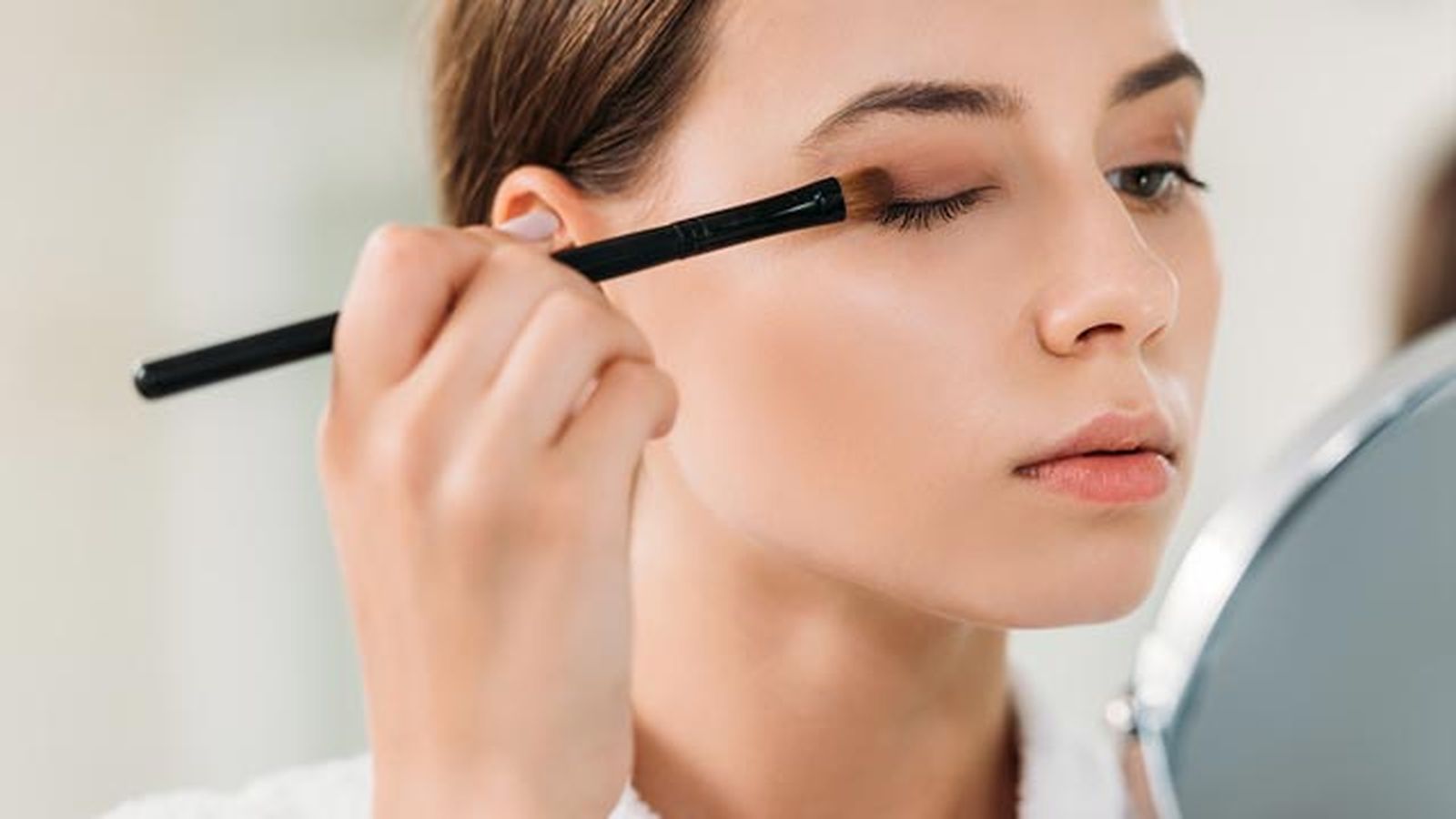 como maquillar ojos encapotados encapuchados paso paso